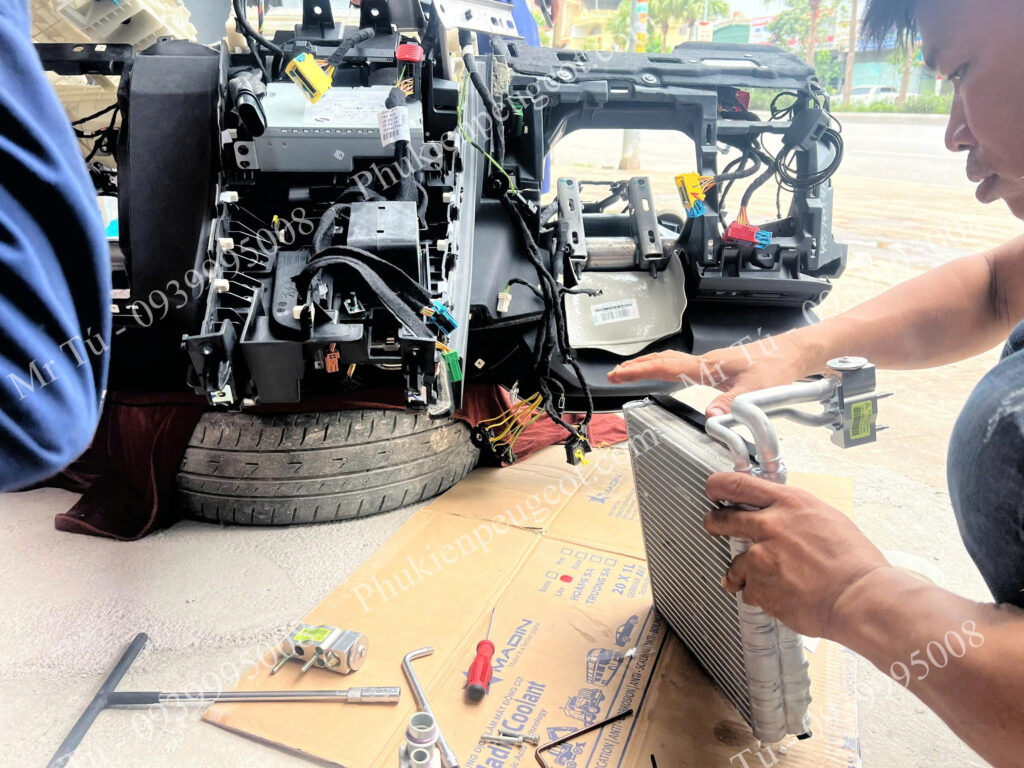 thủng dàn lạnh xe Peugeot