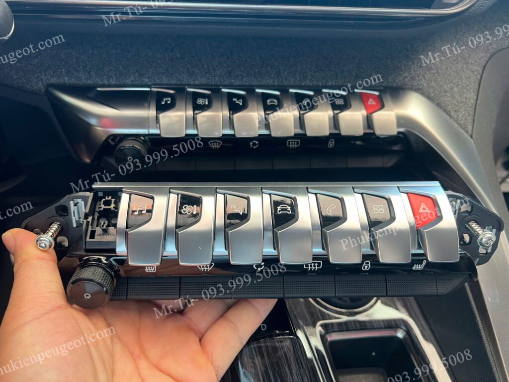 Cụm phím chức năng trung tâm xe Peugeot