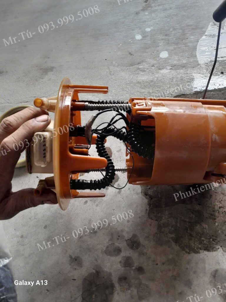 Bơm xăng cho xe Peugeot 3008