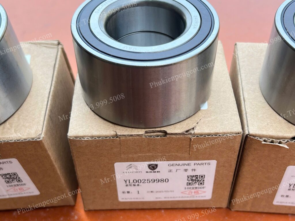 Bi moay-ơ trước xe Peugeot 