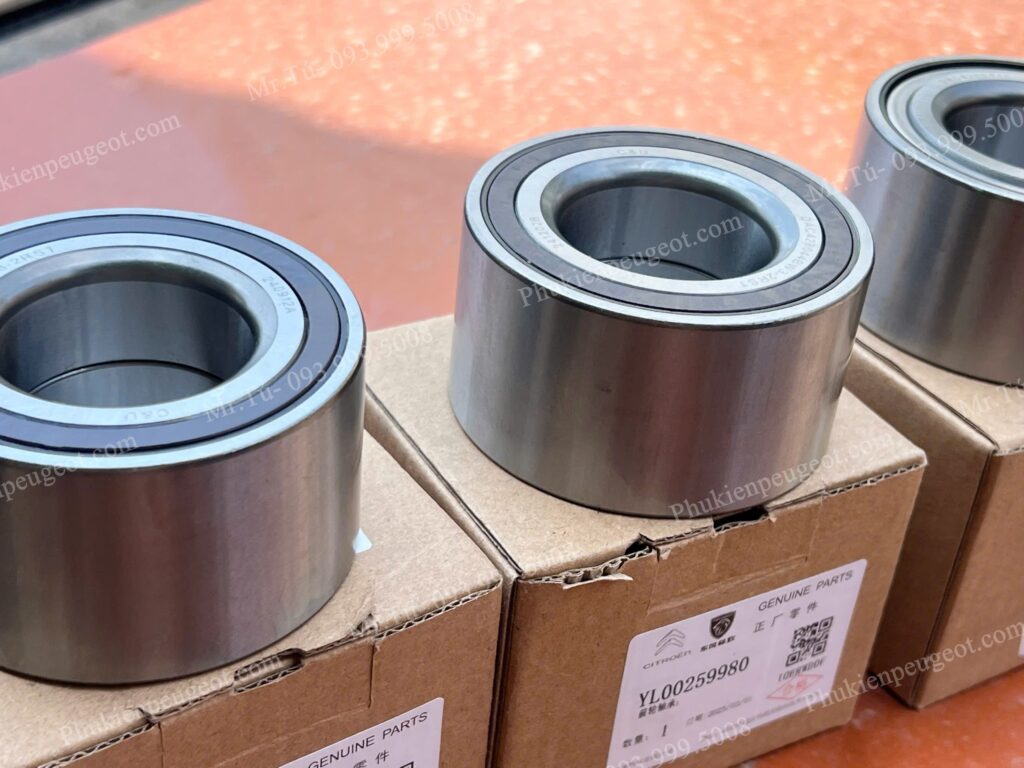 Bi moay-ơ trước xe Peugeot 