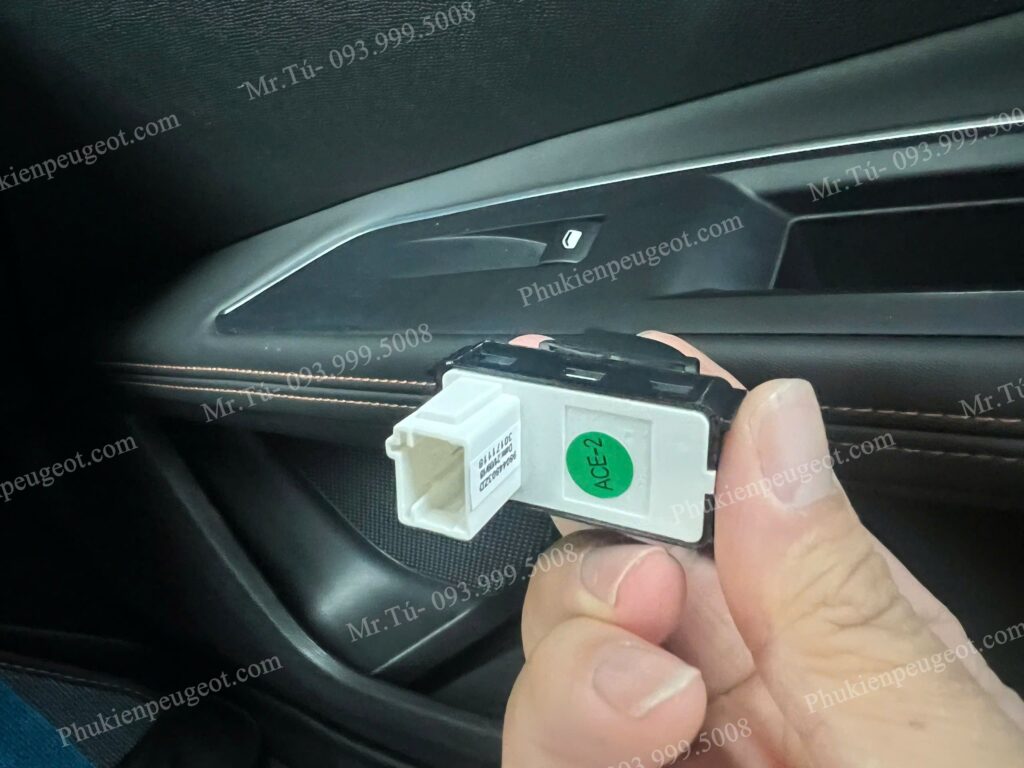 Công tắc lên xuống kính xe Peugeot 