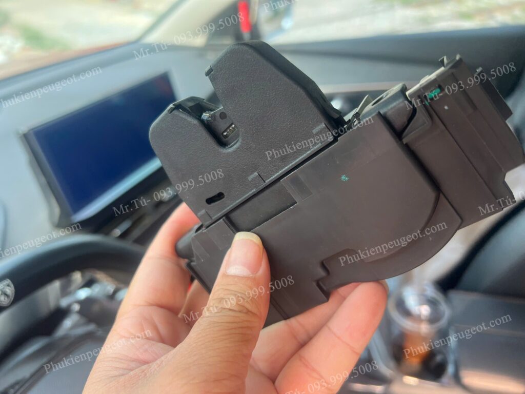 ổ khóa ngậm cốp sau Peugeot