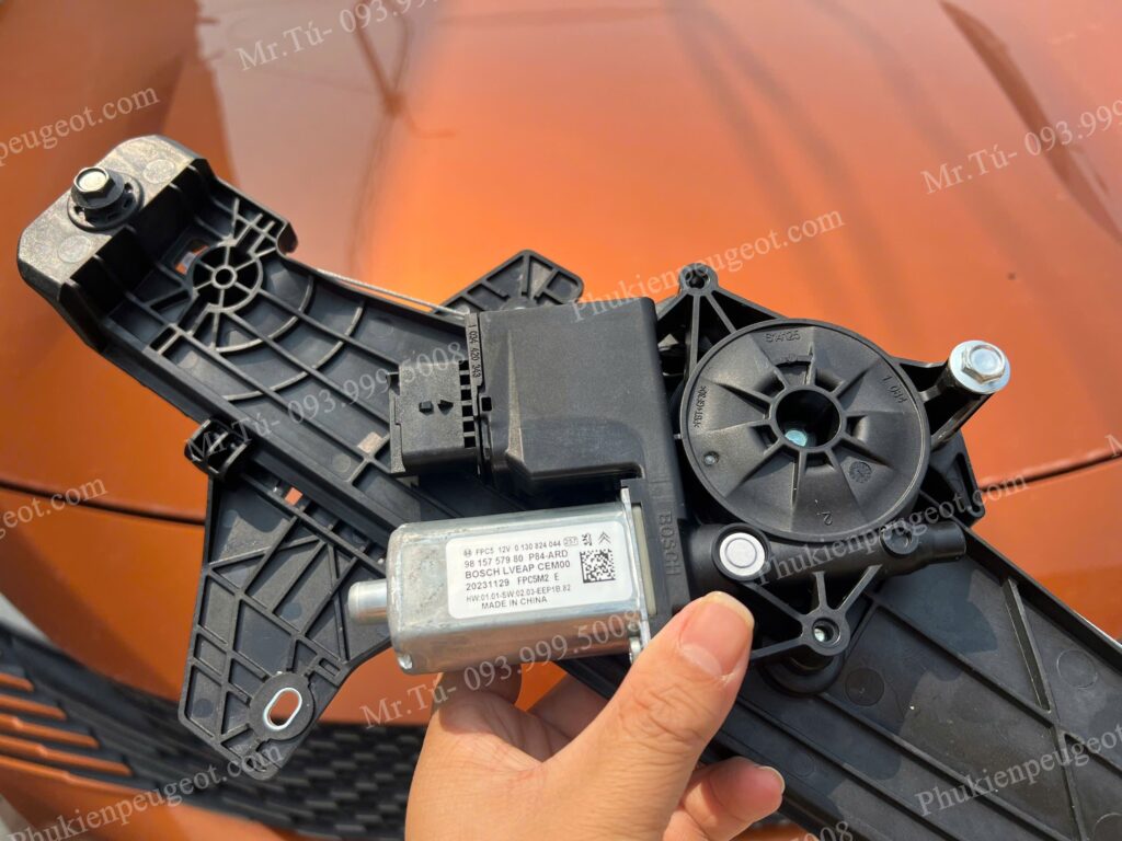 Compa lên xuống kính xe Peugeot