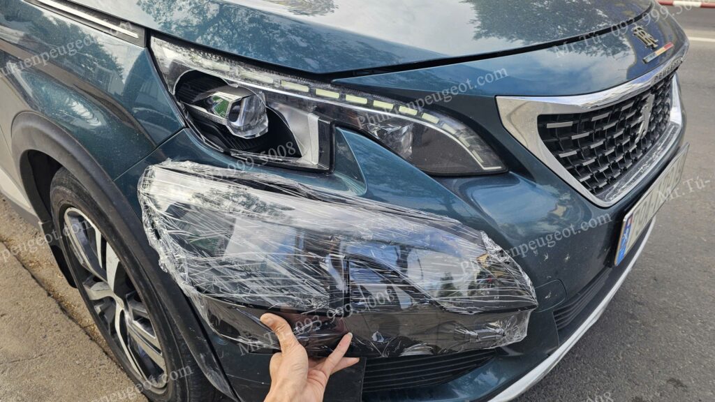 Mặt đèn pha xe Peugeot 