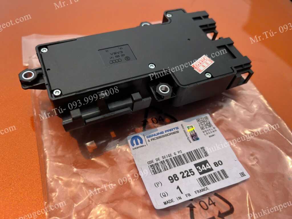 Công tắc chỉnh ghế lái xe Peugeot 2008