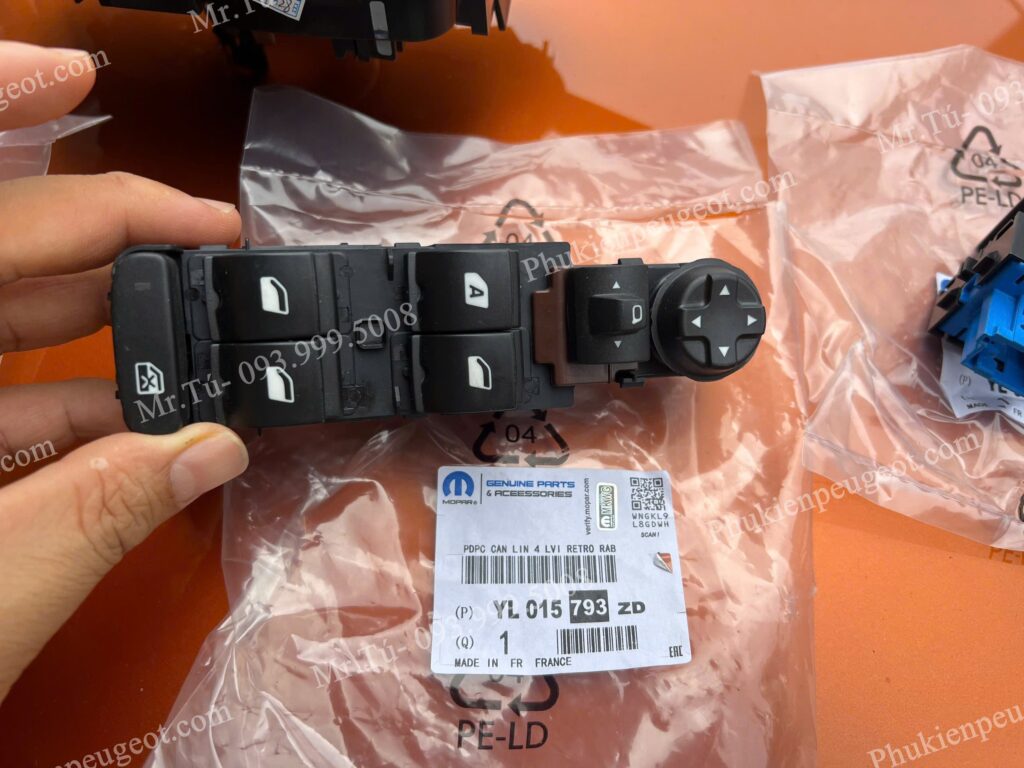 Cụm phím điều khiển gương kính Peugeot 2008