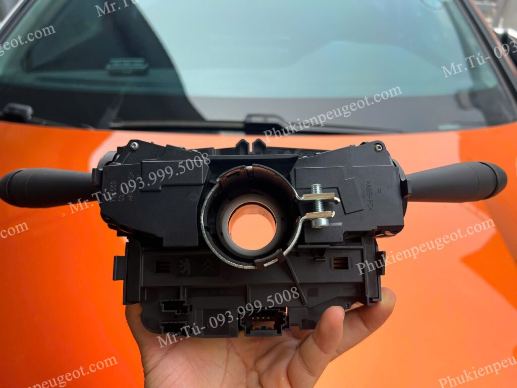 Cụm điều khiển đèn xe Peugeot 2008