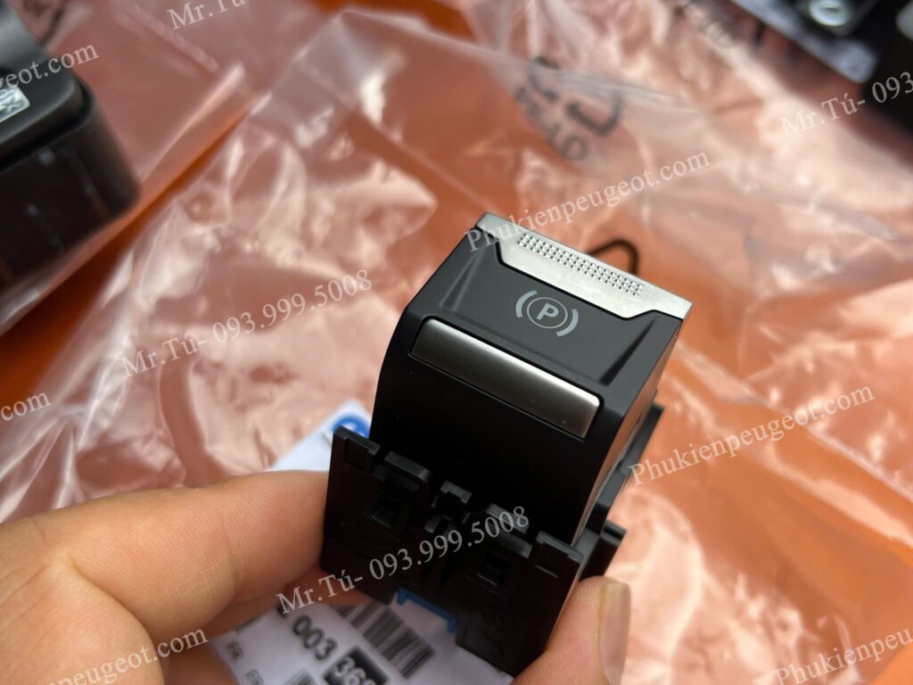 Phanh tay điện tử xe Peugeot 2008