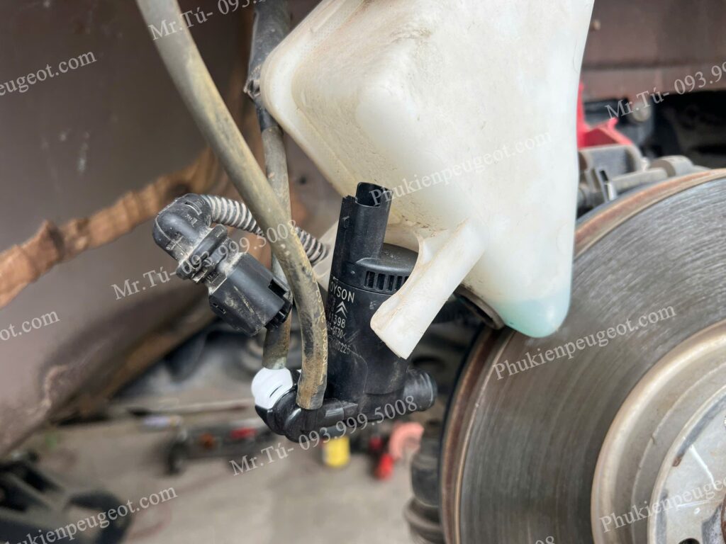 Mô tơ bơm nước rửa kính xe Peugeot