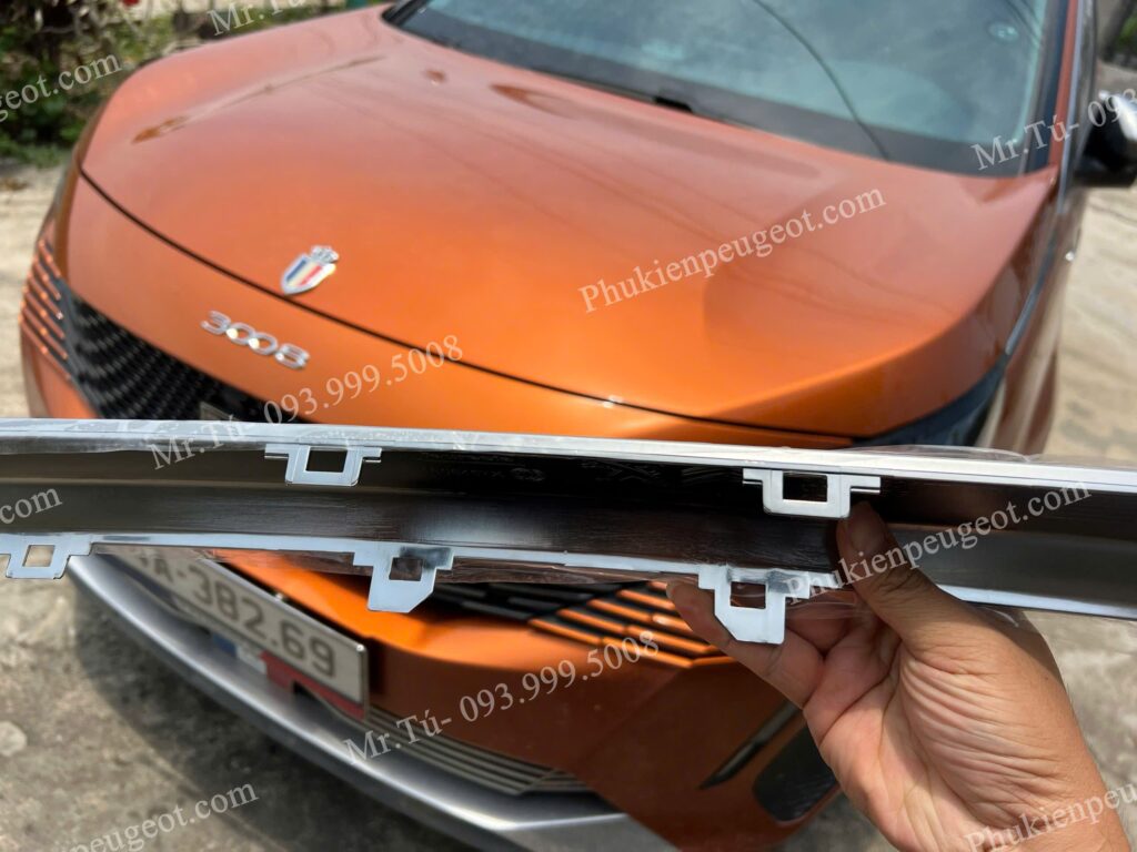 Nẹp viền cốp sau xe Peugeot 3008