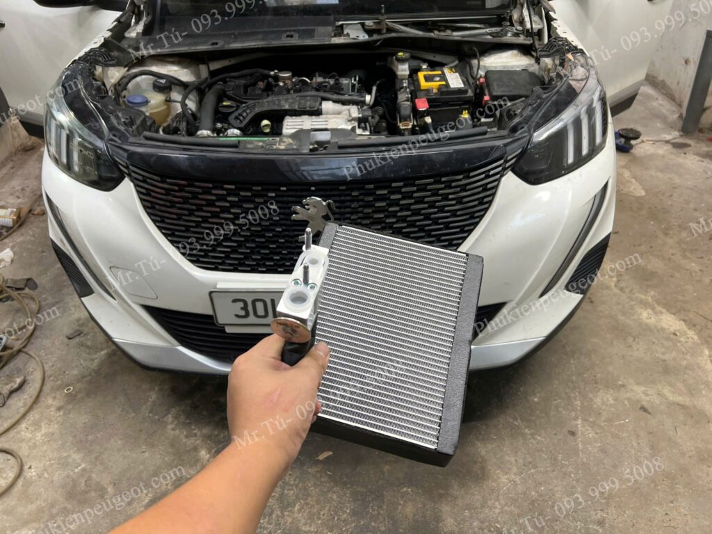 thay thế giàn lạnh xe Peugeot 2008