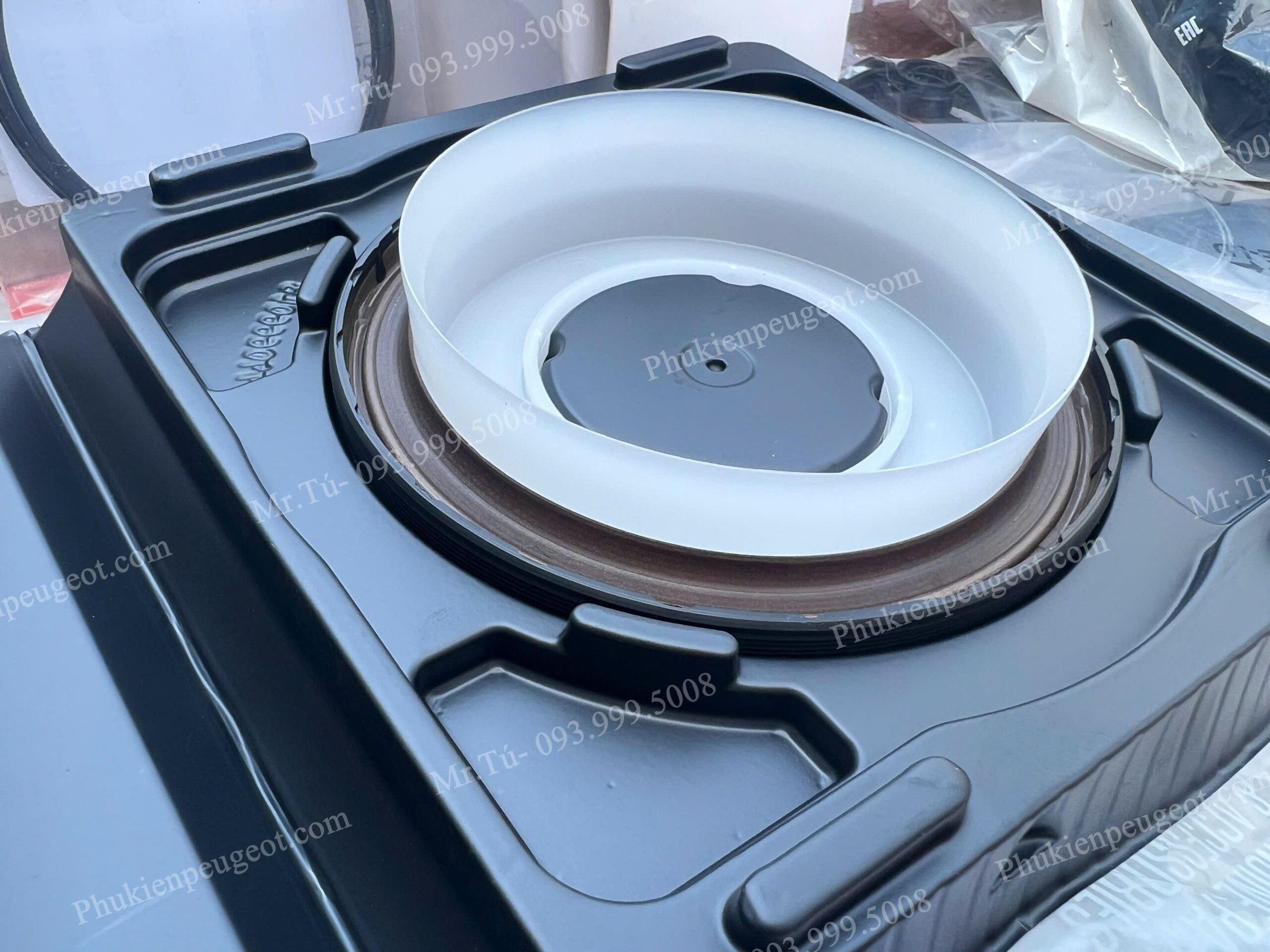 phot-duoi-dong-co-peugeot (3)