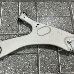 Càng A bên phải xe Peugeot 2008 - phụ tùng chính hãng