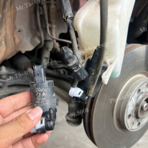 Mô tơ bơm nước rửa kính xe Peugeot 3008 5008 - phụ tùng chính hãng