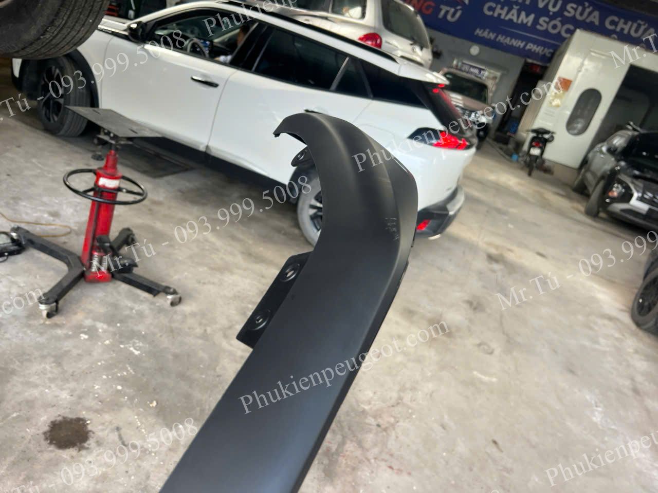 tam-can-duoi-peugeot-2008 (4)
