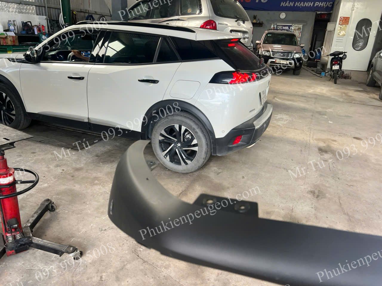 tam-can-duoi-peugeot-2008 (5)