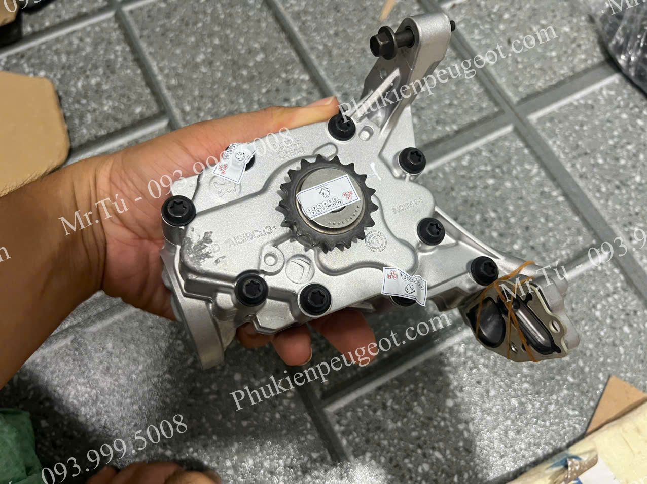 bom-dau-dong-co-peugeot-2008 (2)